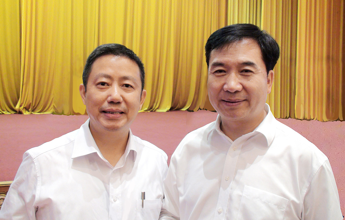 中央政治局常委、中央紀(jì)律檢查委員會(huì)書(shū)記李希與周海江合影